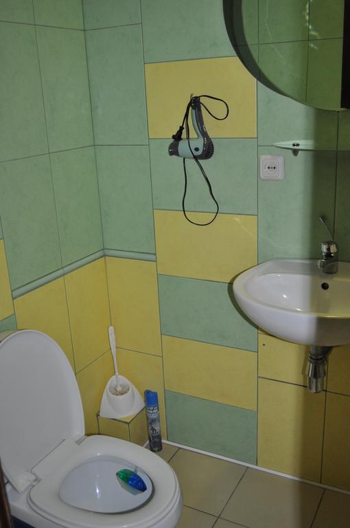 Apartment On Oleksandra Polia Avenue 110 Dnipro Eksteriør billede